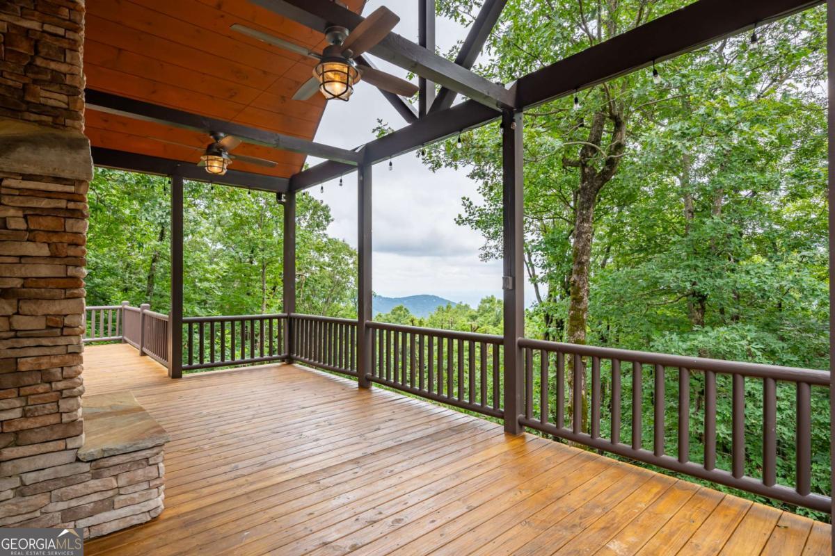 31 High Cliff RD