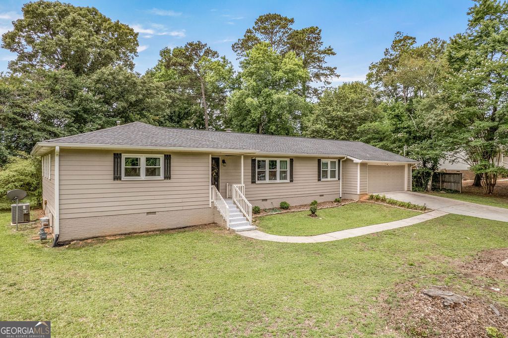 Photo of 25 Pine Chase Drive, Carrollton, GA 30116 (MLS # 10774980)