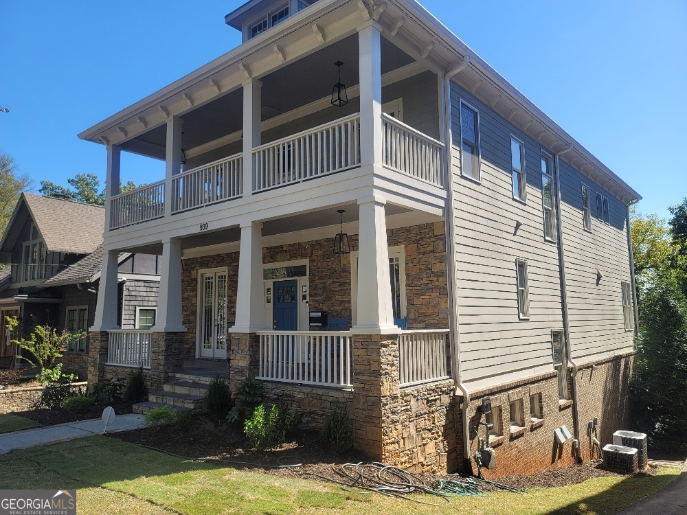 939 Highland TER NE