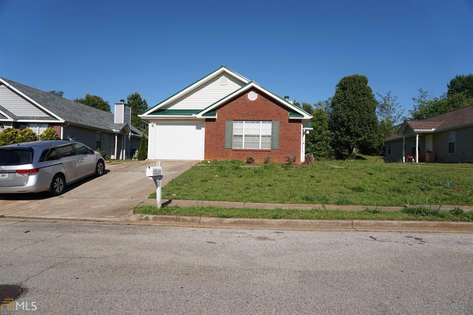 Nice Home for first time buyer or investor. Just Minutes Away from Shopping, Dinning, and I-75. Home has 3 bedrooms and 2 full baths on the main level. . No blind offers. Active = Available. BROKERS/AGENTS: Please read private remarks.