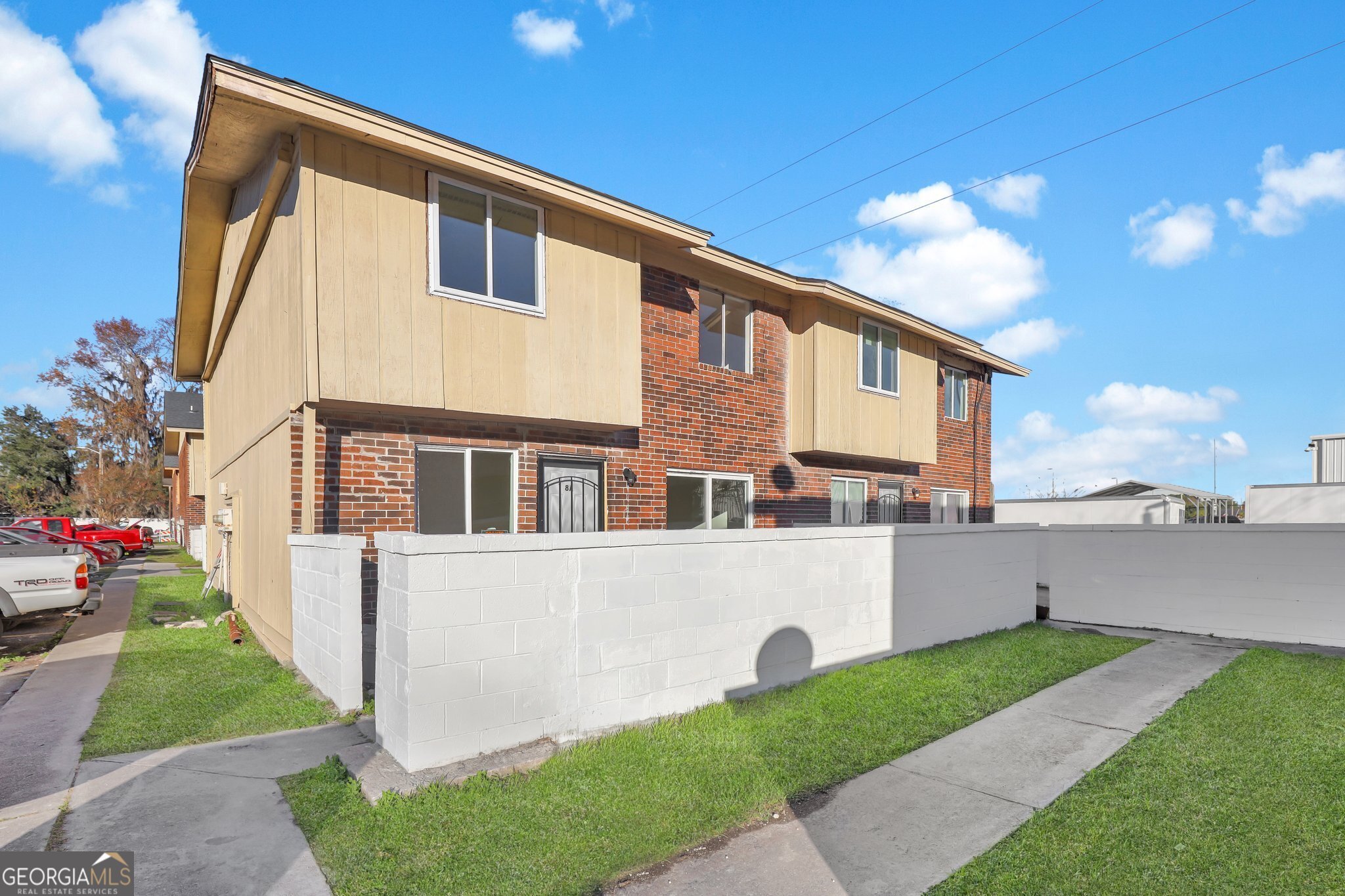 8 Lewis DR