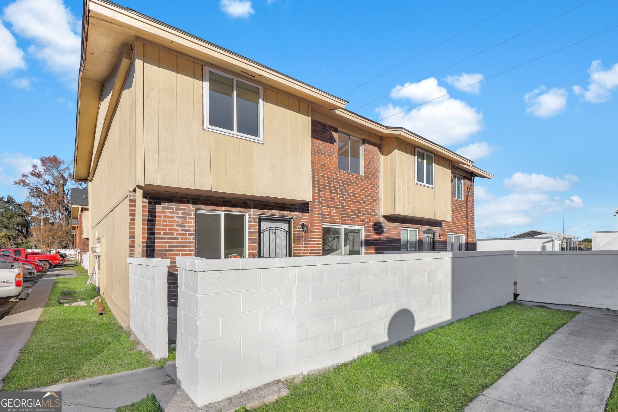 8 Lewis DR