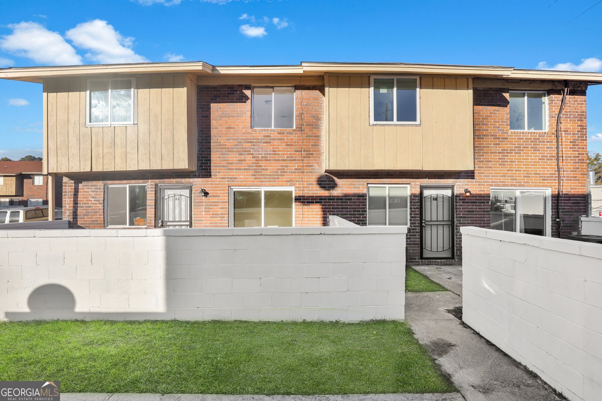 8 Lewis DR