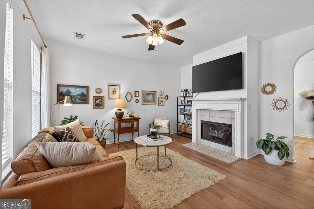 Photo of 6364 Shoreview Circle, Flowery Branch, GA 30542 (MLS # 10708588)