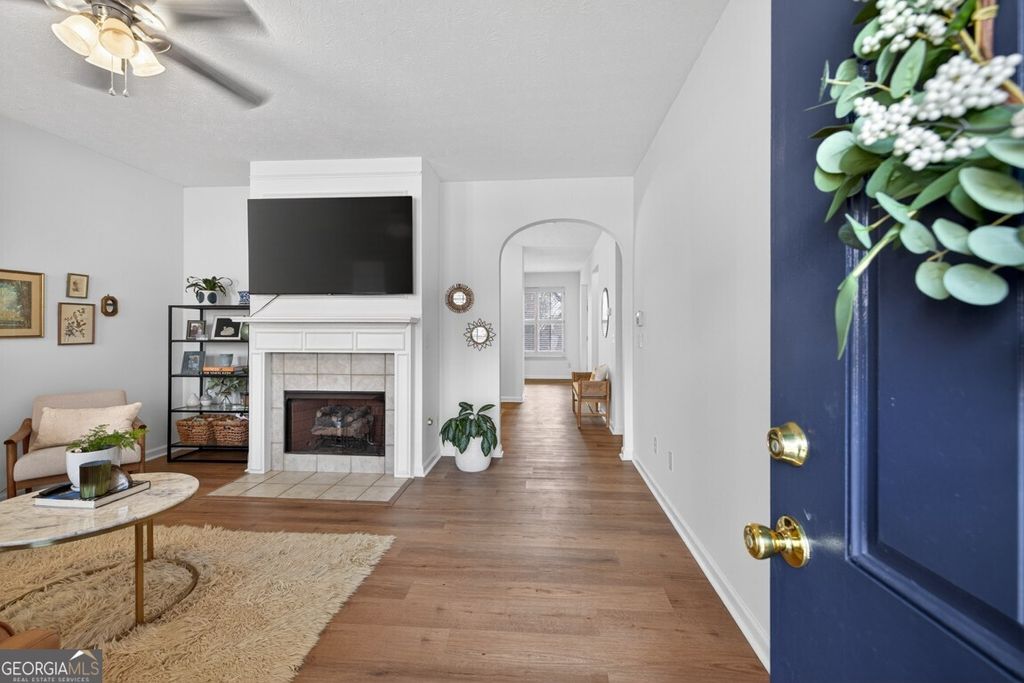 Photo of 6364 Shoreview Circle, Flowery Branch, GA 30542 (MLS # 10708588)