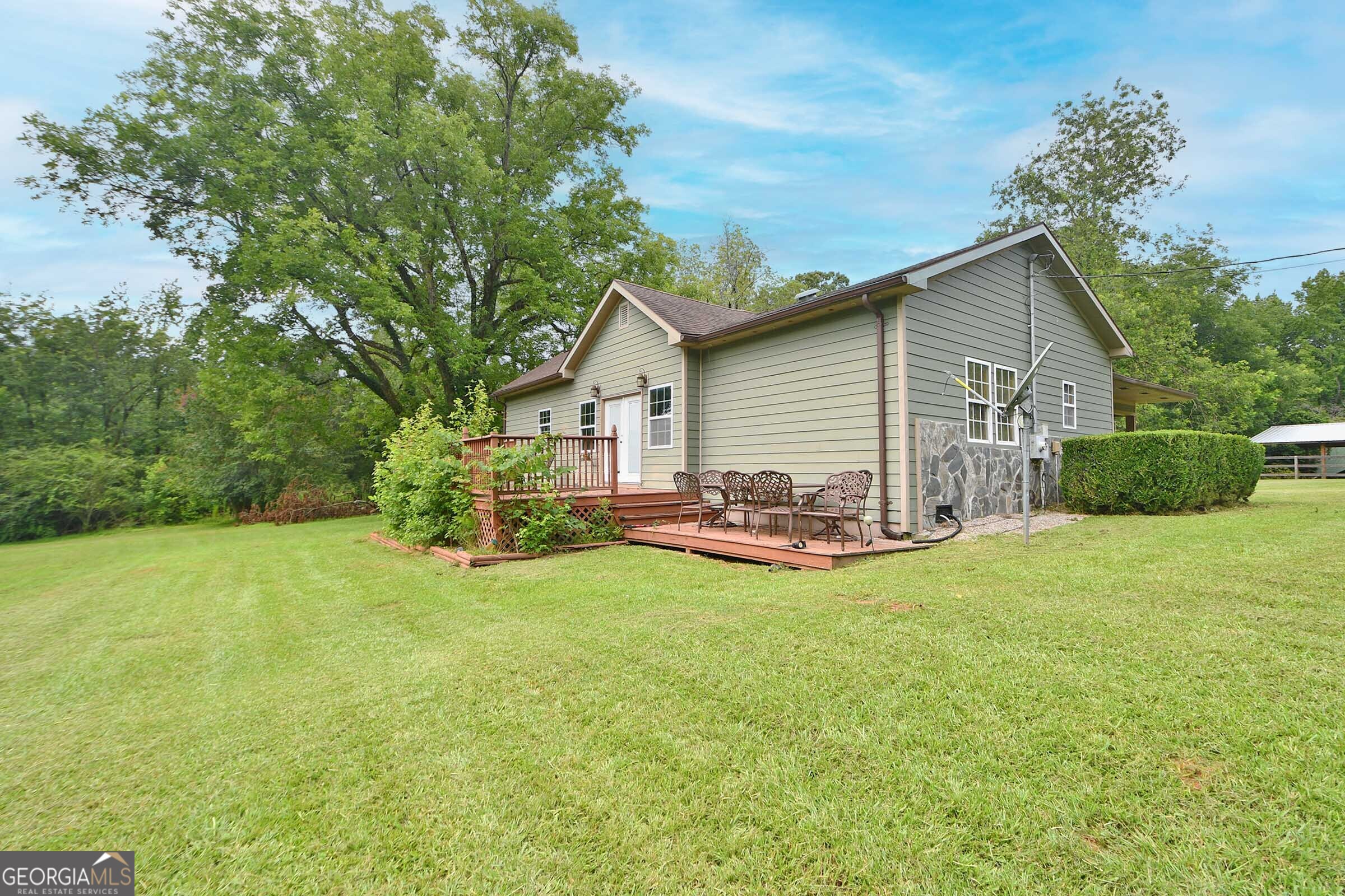 10433 Highway 100