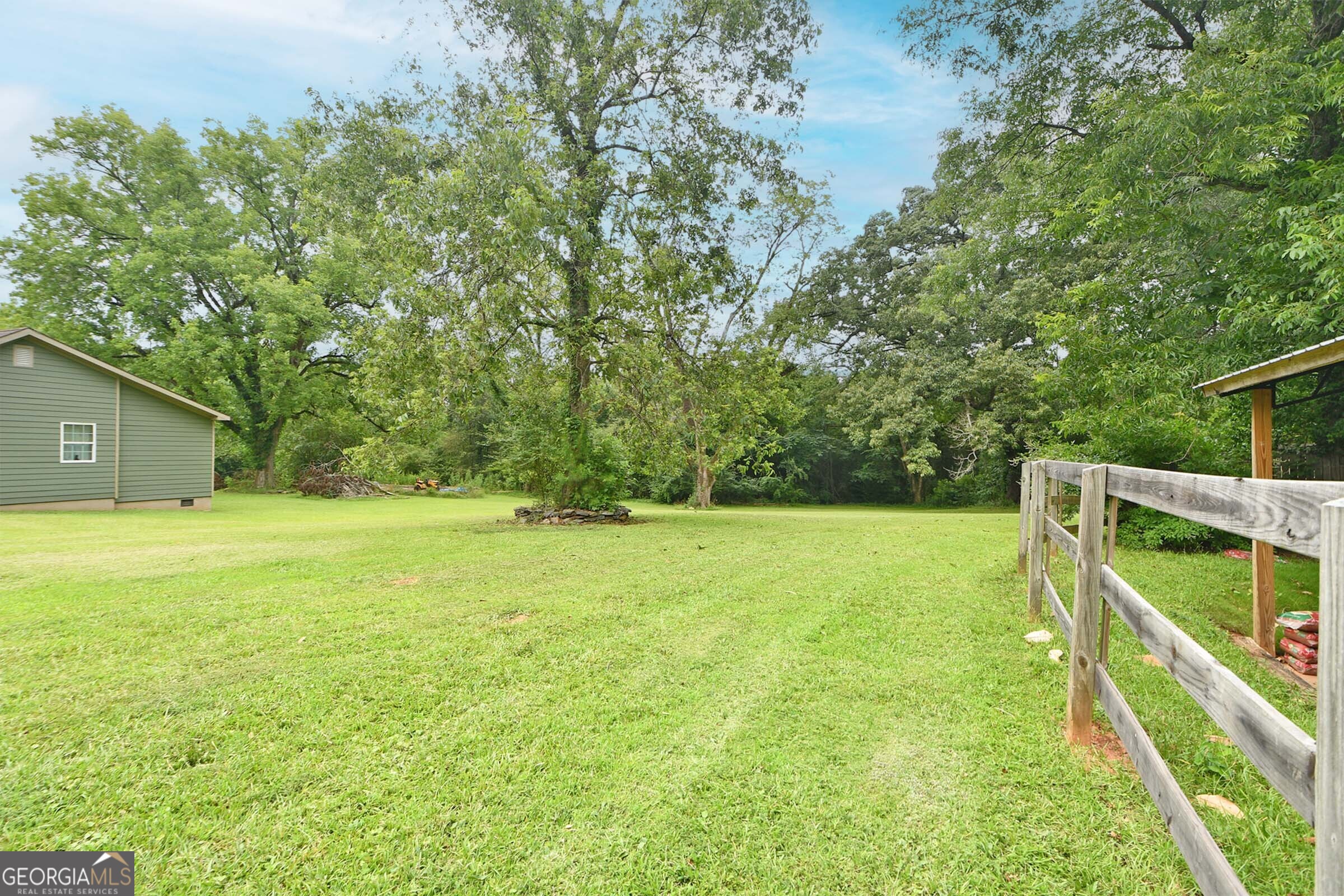 10433 Highway 100