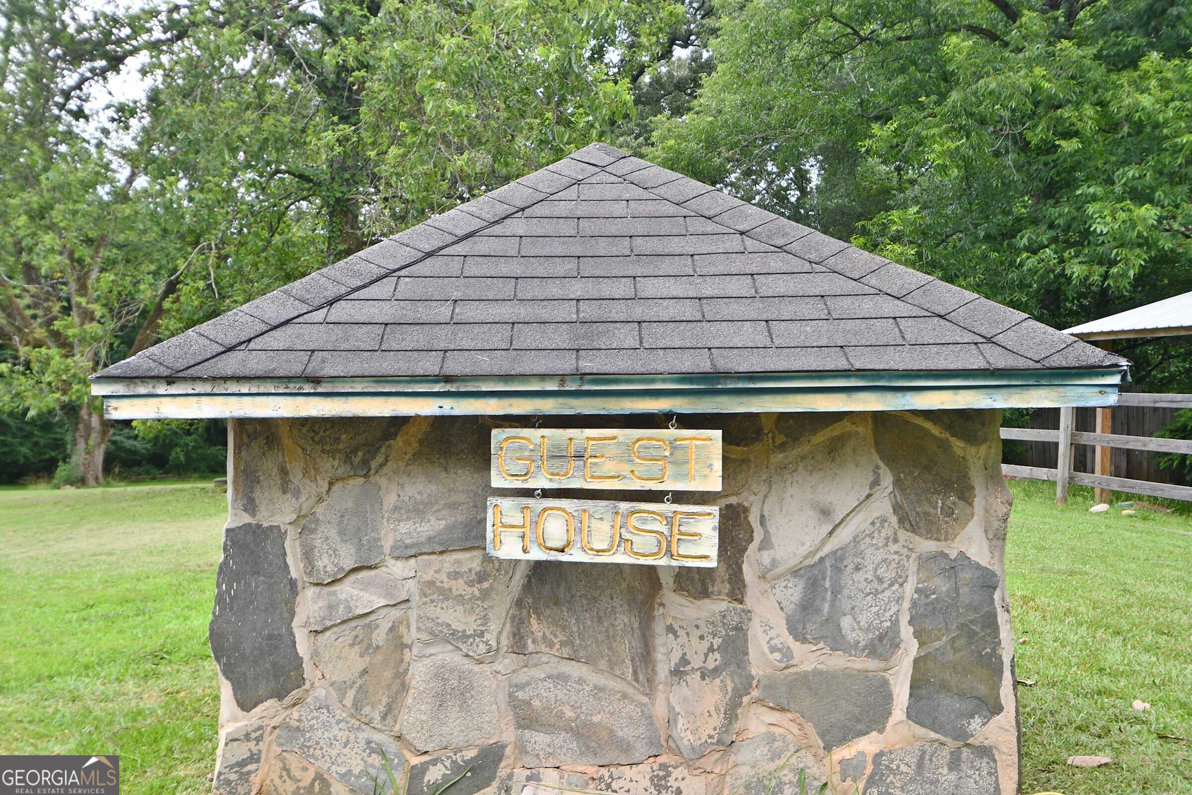 10433 Highway 100