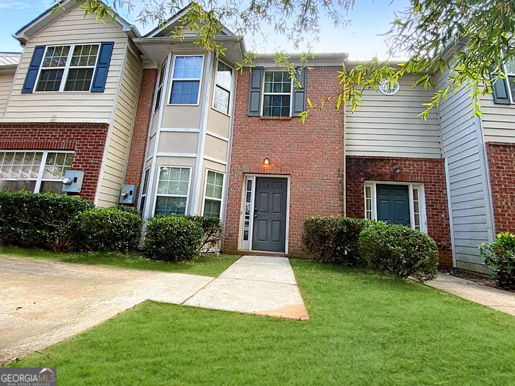 Photo of 394 Brookview Drive, Riverdale, GA 30274 (MLS # 10636996)