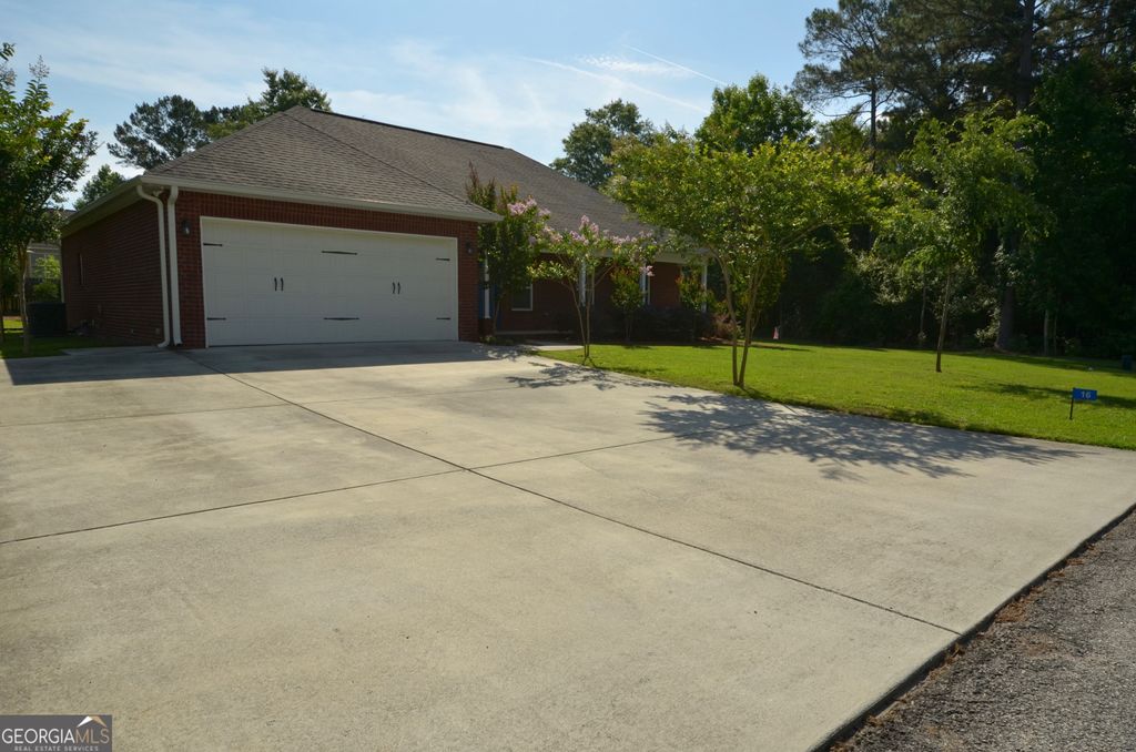 Photo of 16 Boxwood Street, Hawkinsville, GA 31036 (MLS # 10770670)