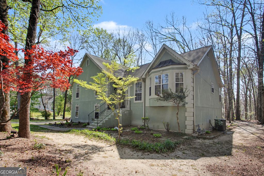 Photo of 1943 Oakleaf Court, Lithia Springs, GA 30122 (MLS # 10724349)