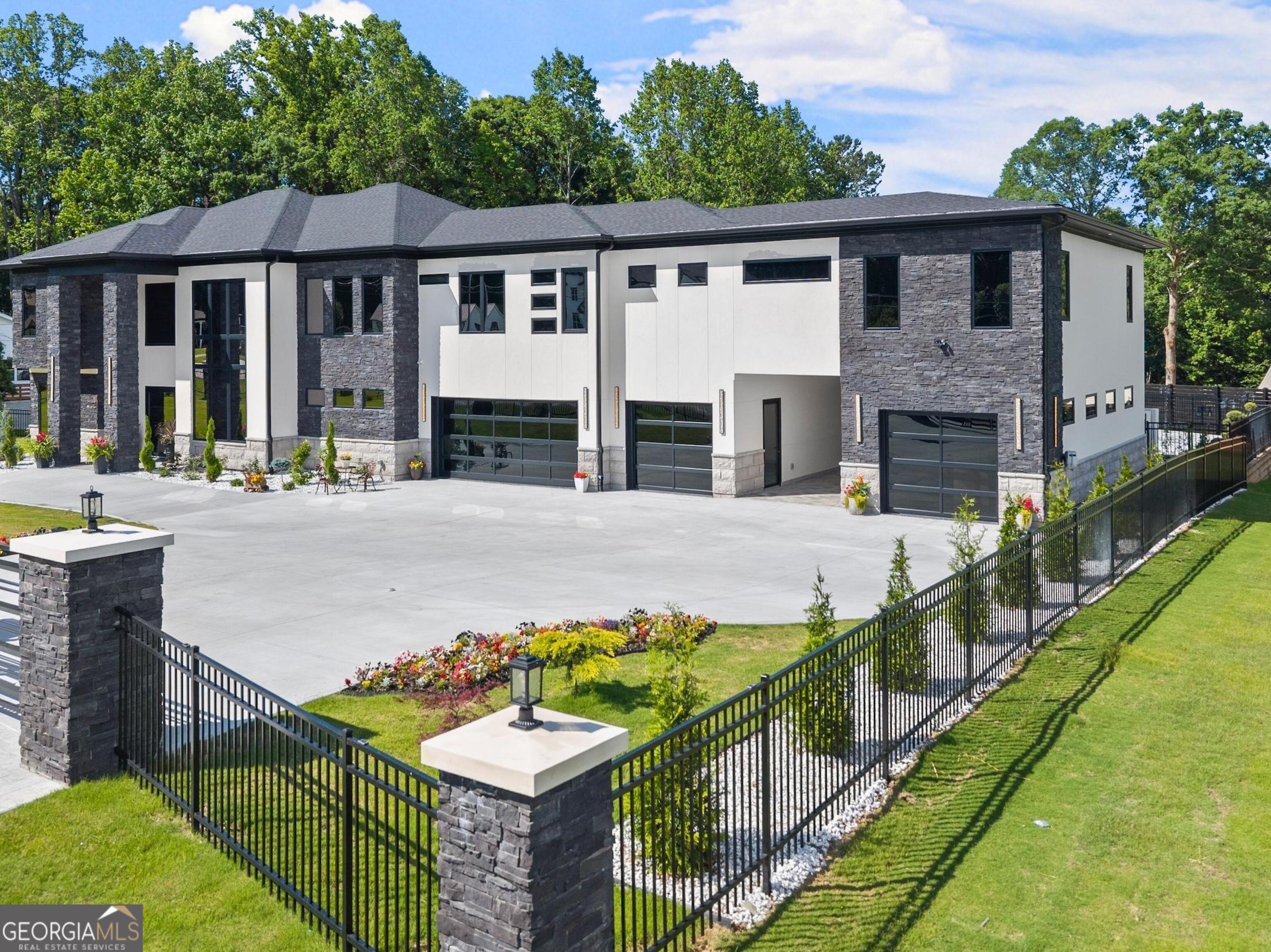 1336 Azalea DR