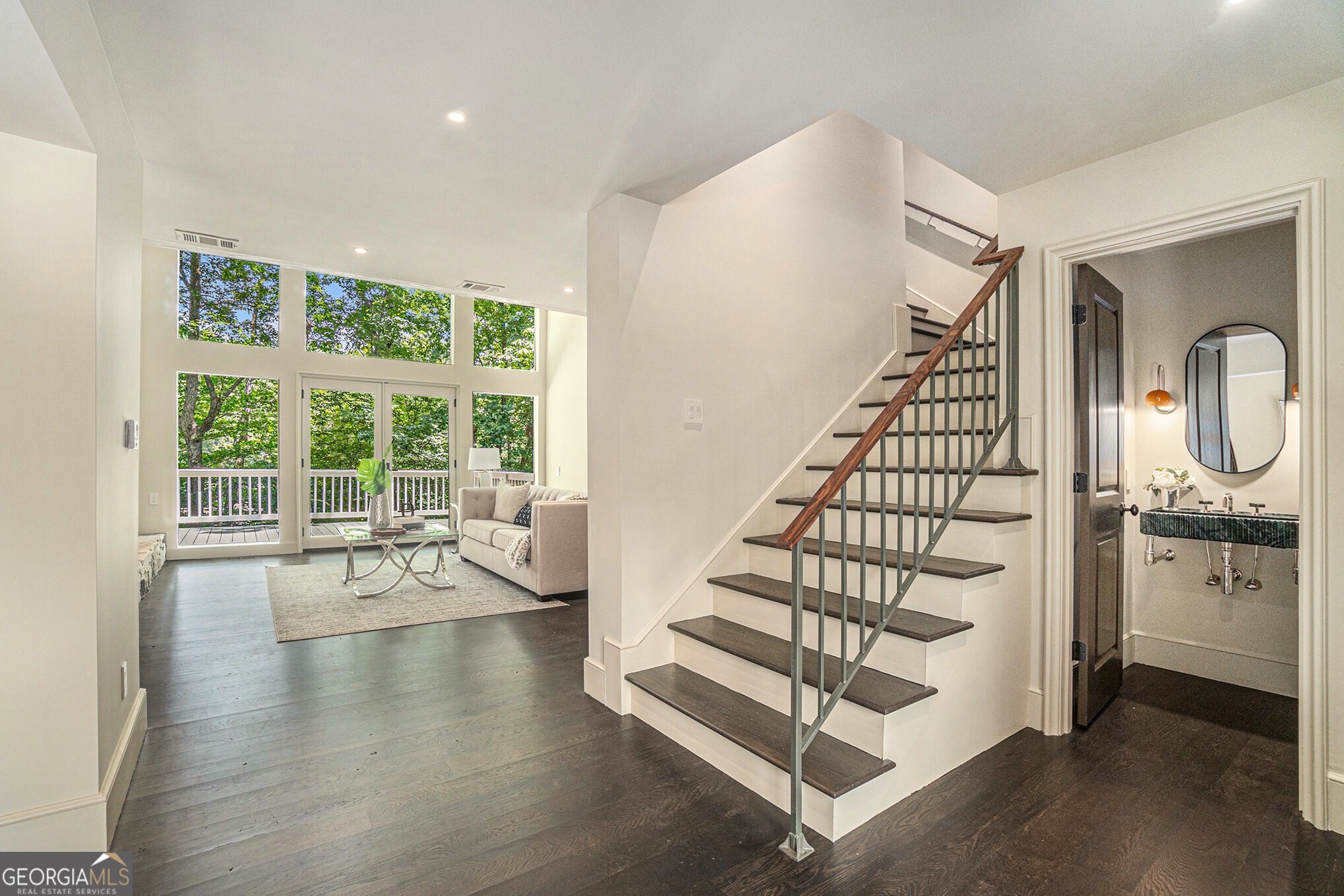 615 Colebrook CT