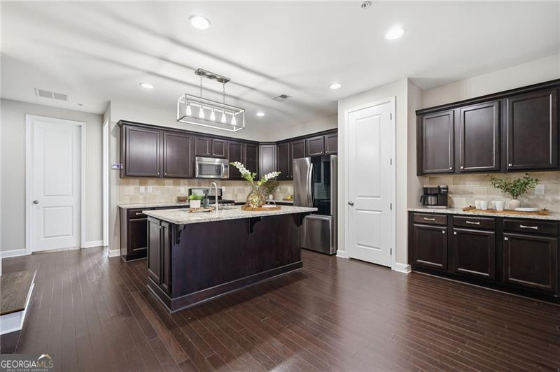 6088 Holly Park LN