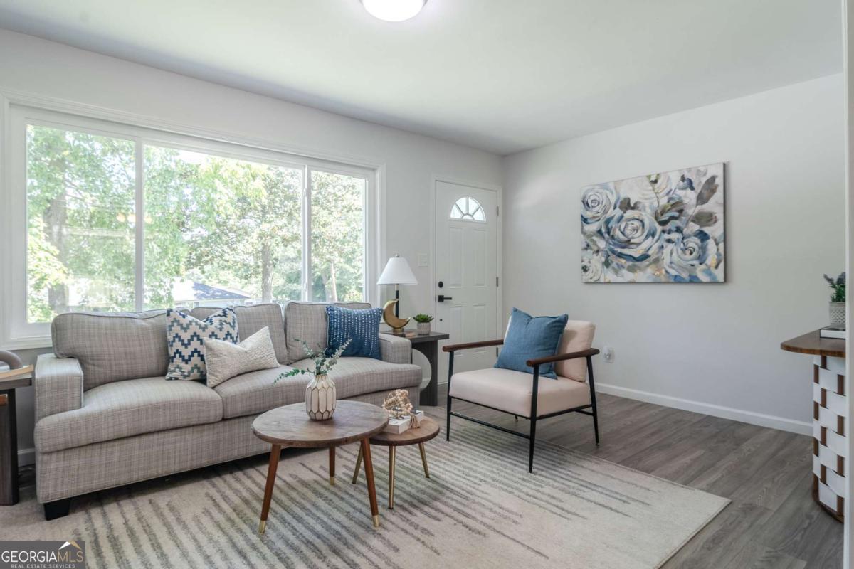 317 COMMUNITY DR SW