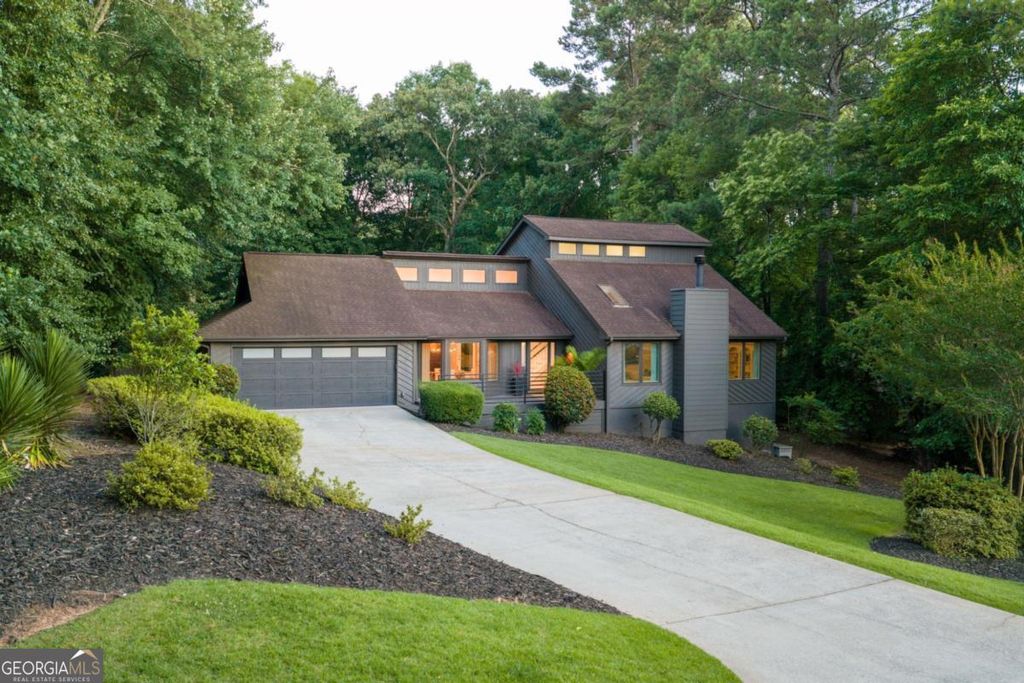 Photo of 3785 Whitney Place, Duluth, GA 30096 (MLS # 10792990)