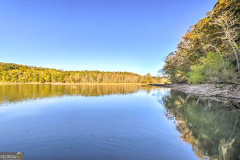 A home in Toccoa