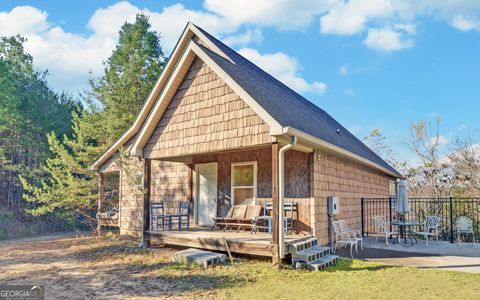 A home in Toccoa