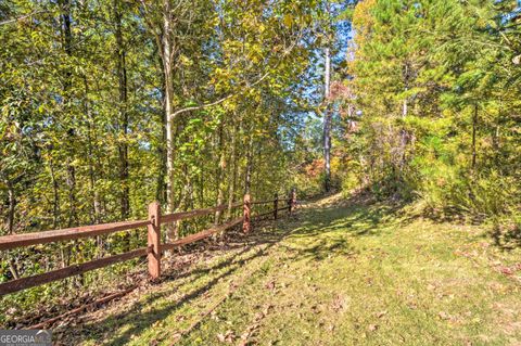 A home in Toccoa