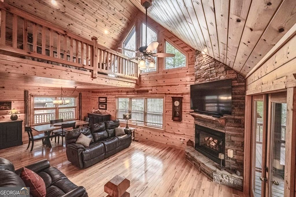 Photo of 225 Hiawatha Trail, Blue Ridge, GA 30513 (MLS # 10704917)