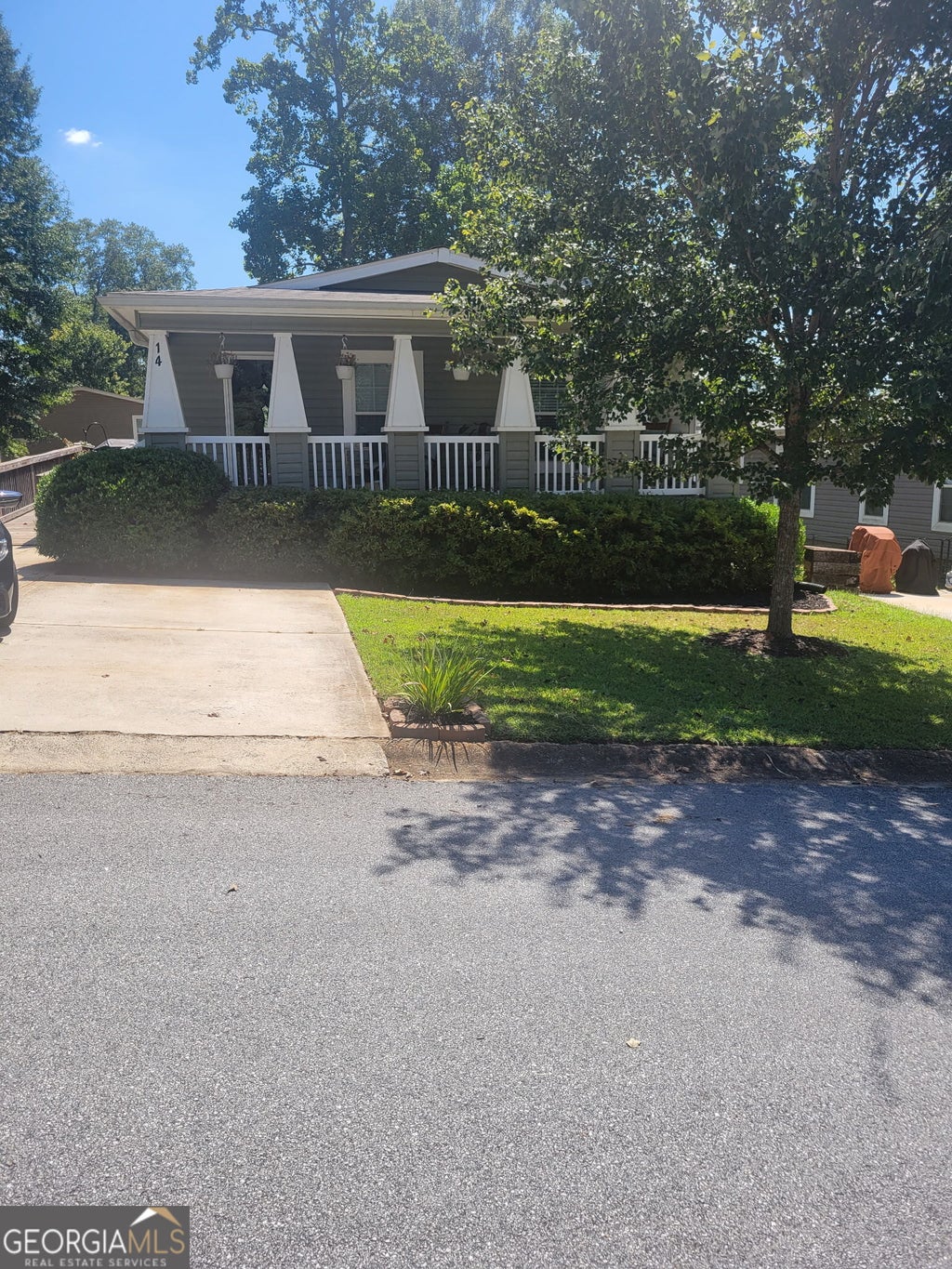 Photo of 14 Redwood Circle, Newnan, GA 30263 (MLS # 10849421)