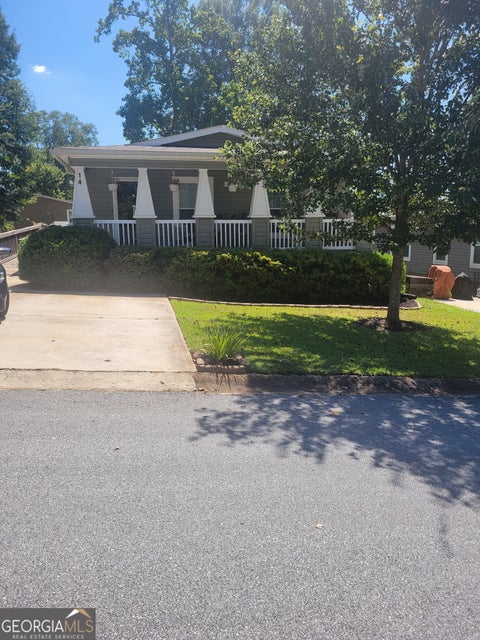 Photo of 14 Redwood Circle, Newnan, GA 30263 (MLS # 10849421)