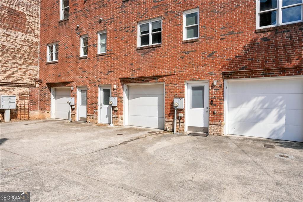 322 Peters ST SW 6