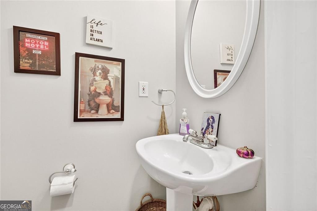 Marietta, Georgia 30062, United States, 3 Bedrooms Bedrooms, ,3 BathroomsBathrooms,Residential,Active,231345