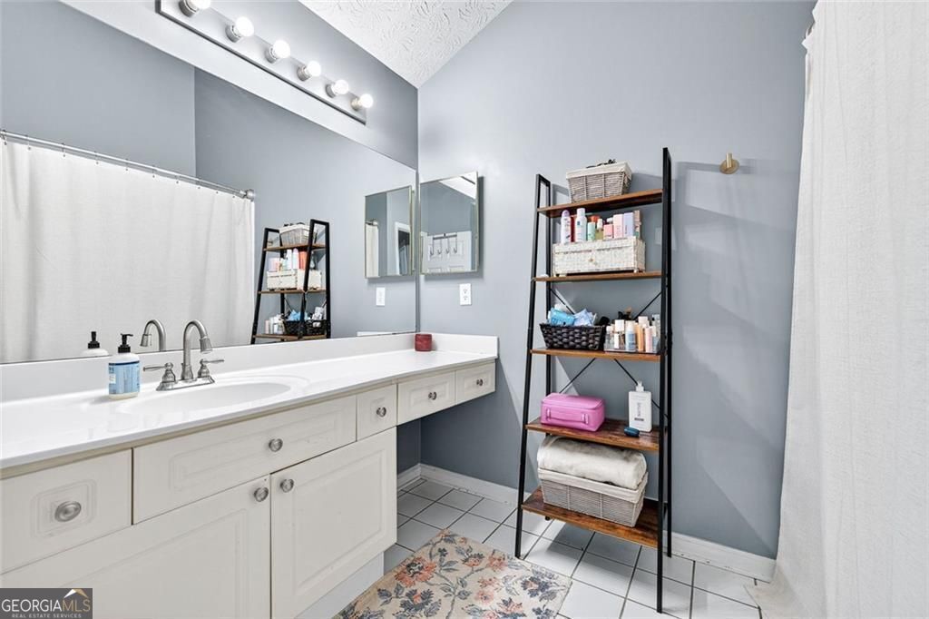 Marietta, Georgia 30062, United States, 3 Bedrooms Bedrooms, ,3 BathroomsBathrooms,Residential,Active,231345