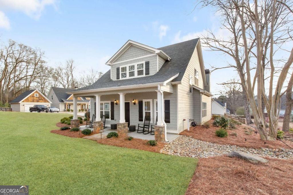 Photo of 40 E Second St, Newnan, GA 30263 (MLS # 10678691)