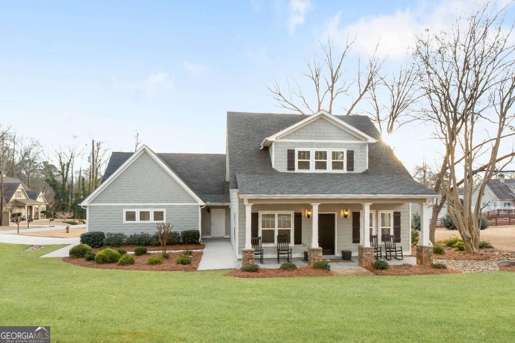 Photo of 40 E Second St, Newnan, GA 30263 (MLS # 10678691)