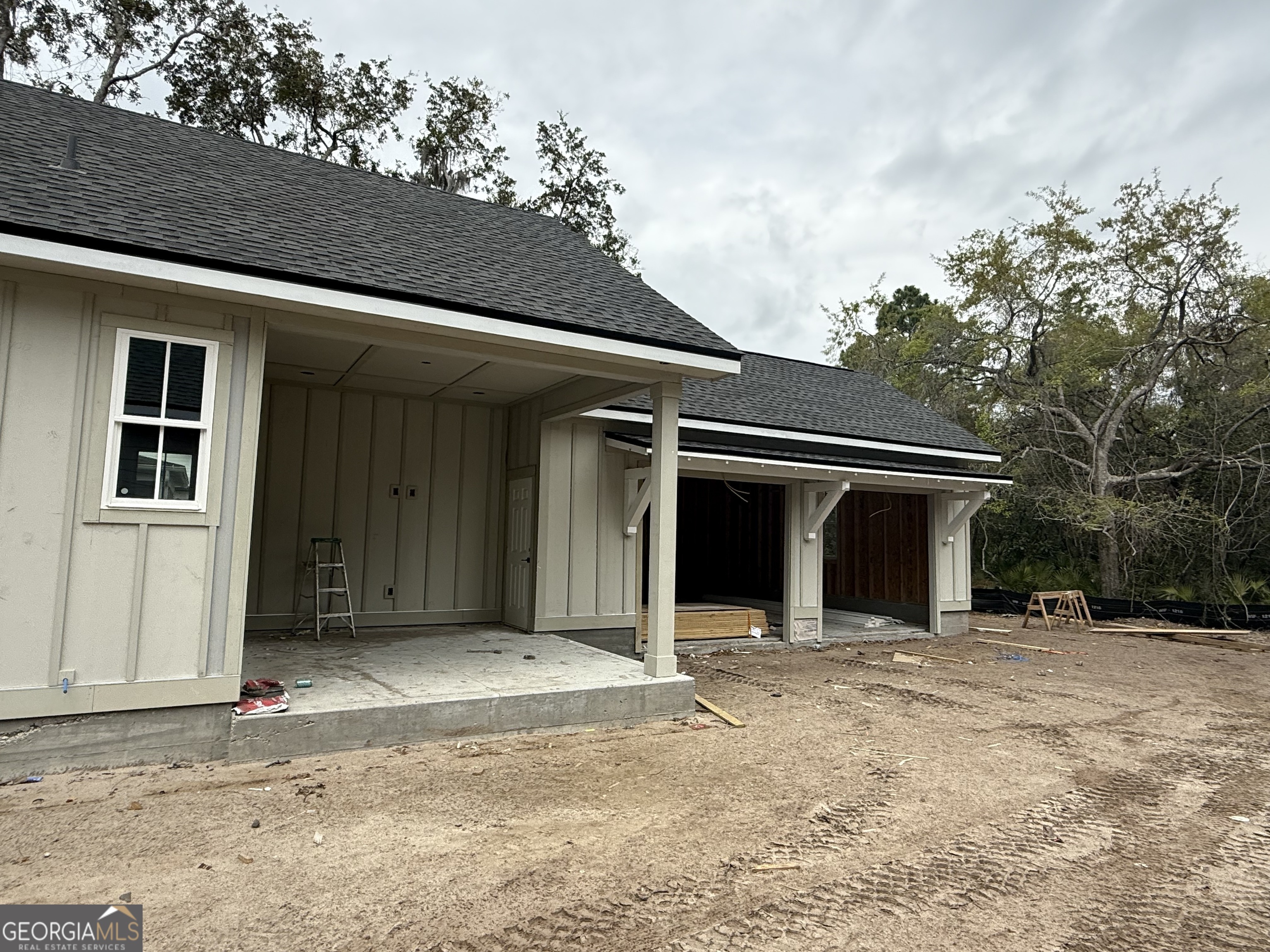 111 Mooring LN