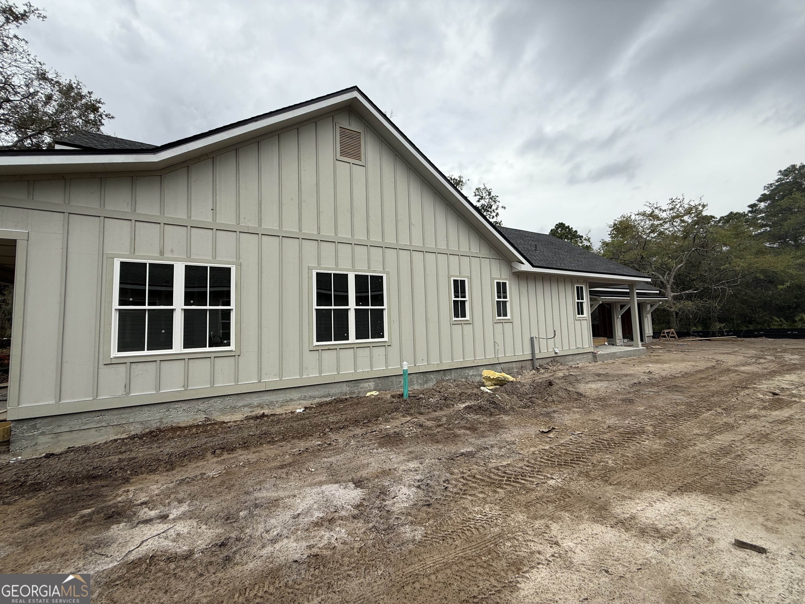 111 Mooring LN