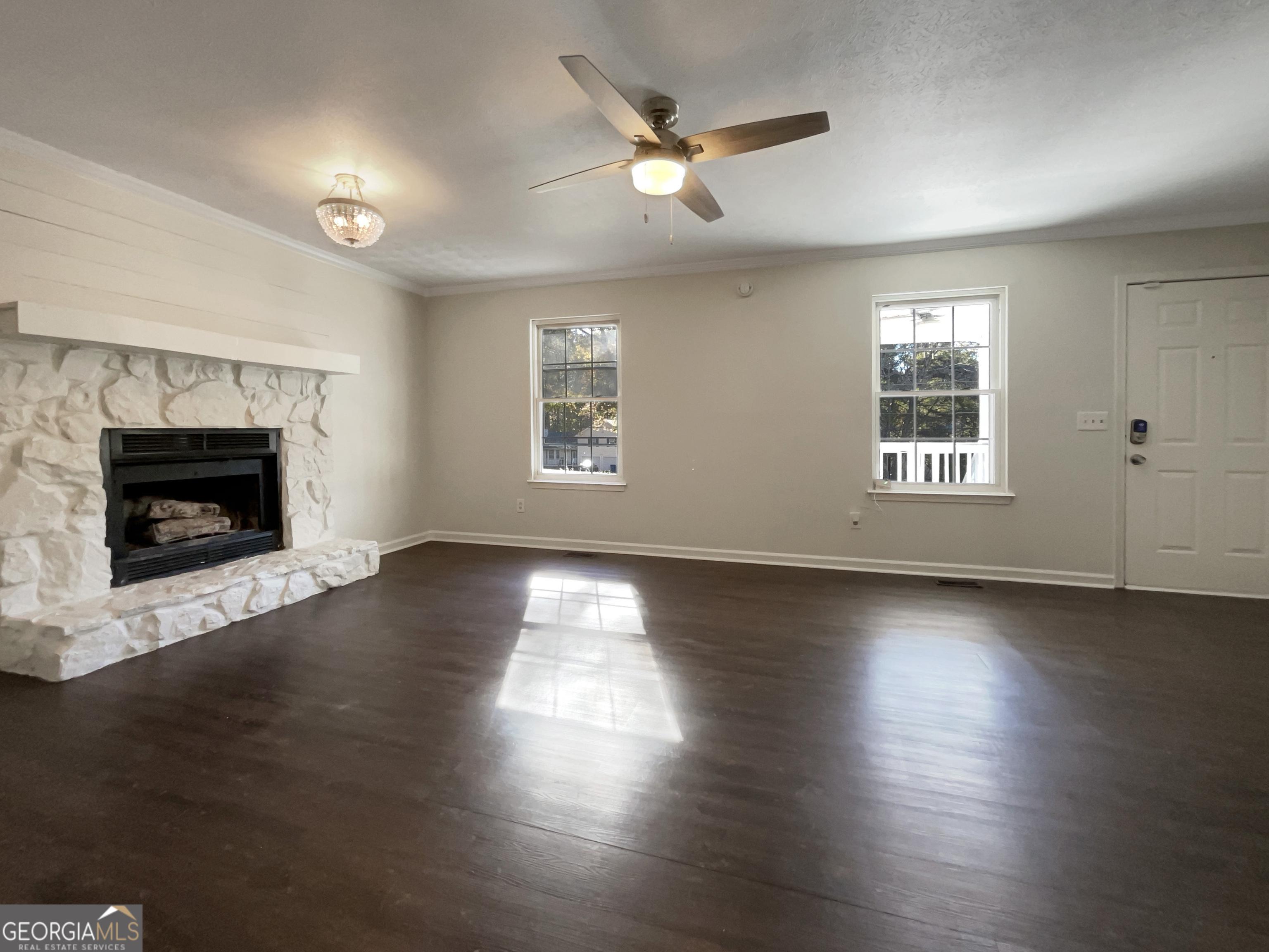 WOOD HOLLOW - Residential