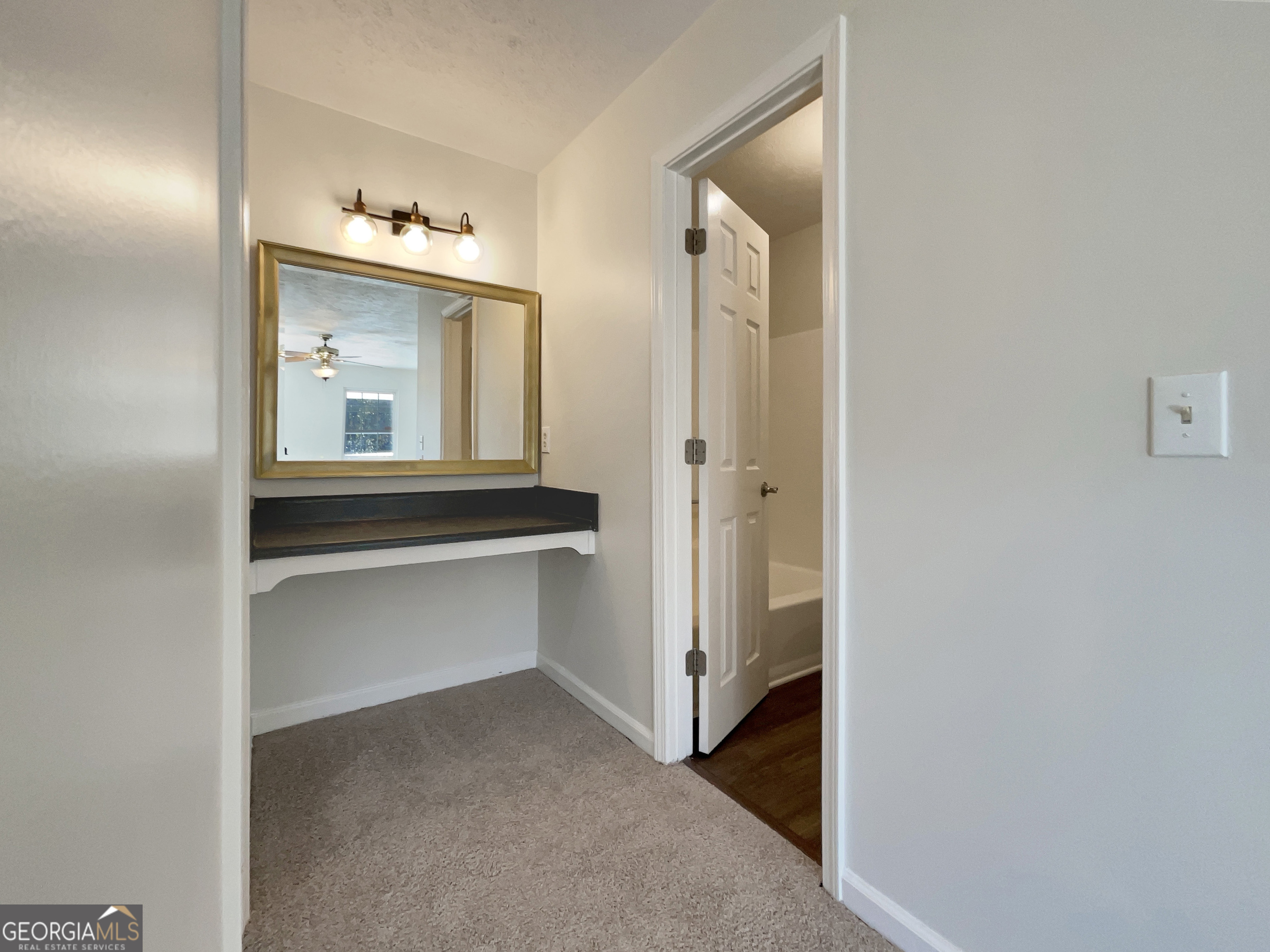 WOOD HOLLOW - Residential