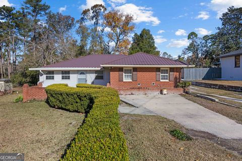 Photo of 1314 McRee Dr, Valdosta, GA 31602 (MLS # 10658706)