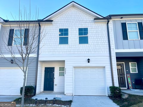 Photo of 3502 Lakeview Creek, Lithonia, GA 30038 (MLS # 10658797)