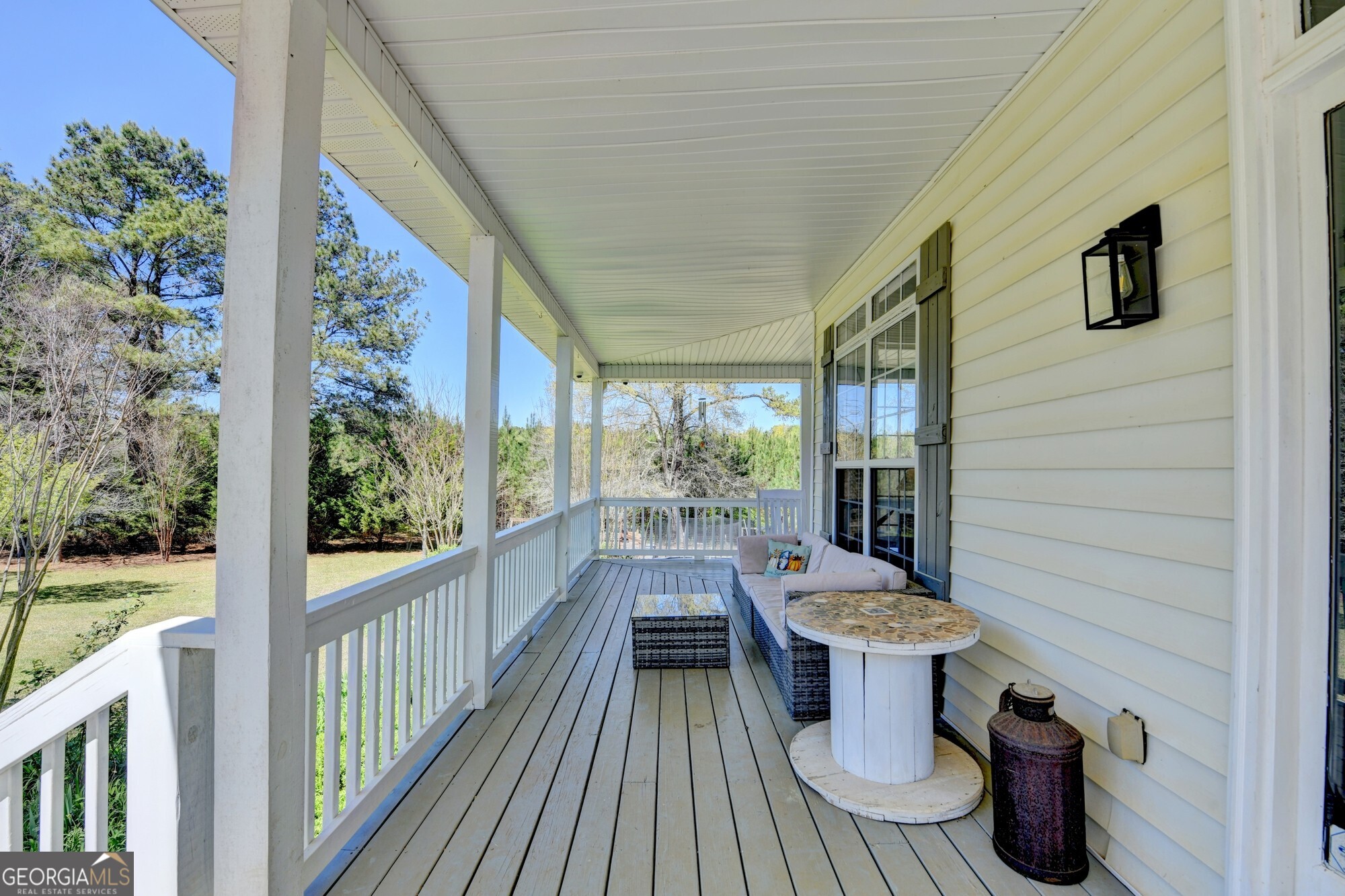 1555 Lower River RD