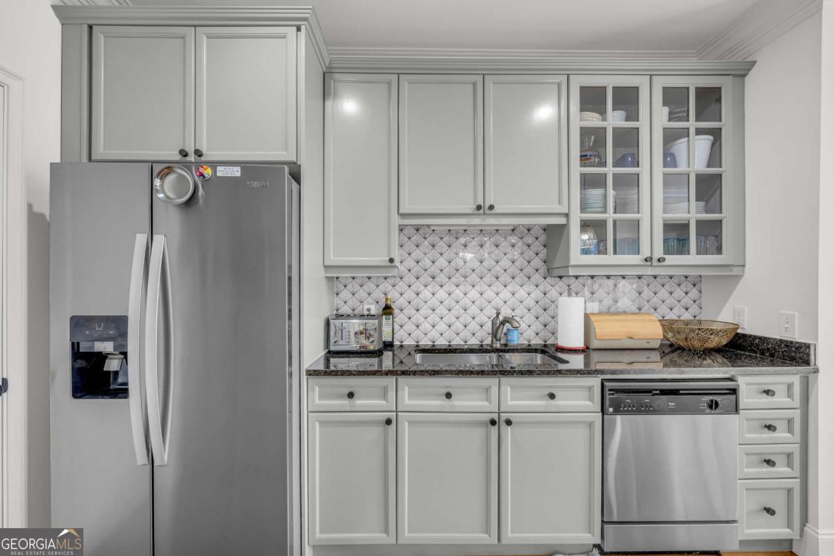 825 Highland LN NE 1207