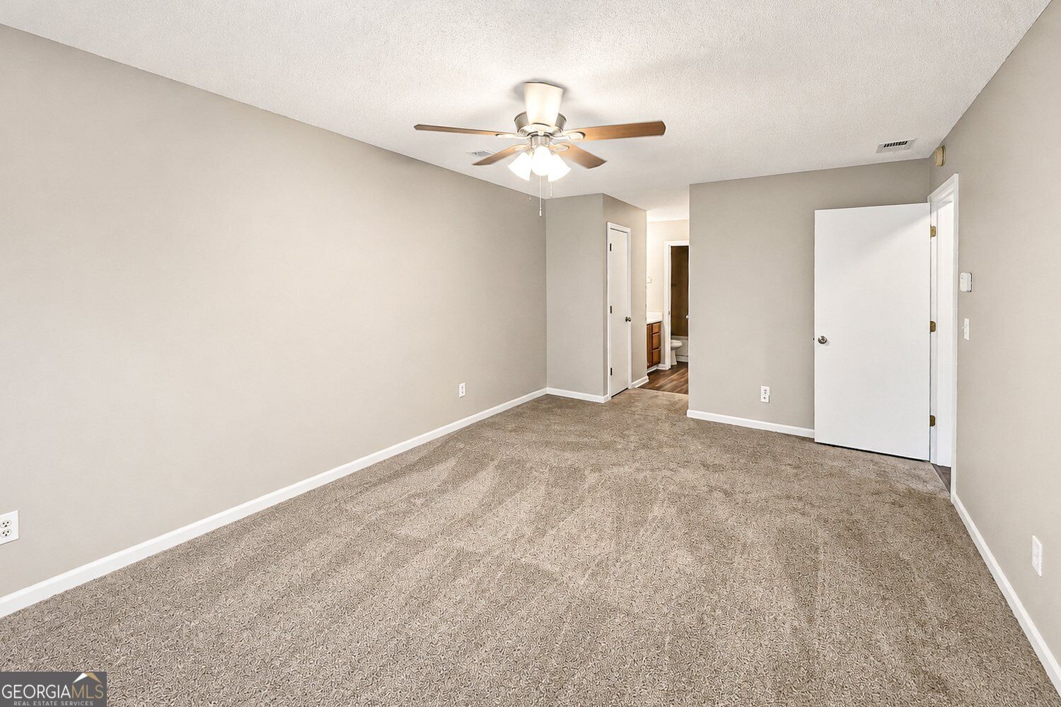1026 Heathmoor CT