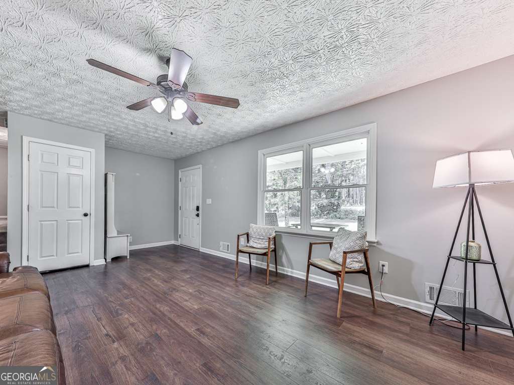 611 Smith RD