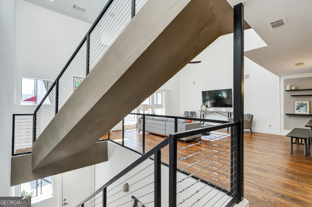 920 Memorial DR SE 16