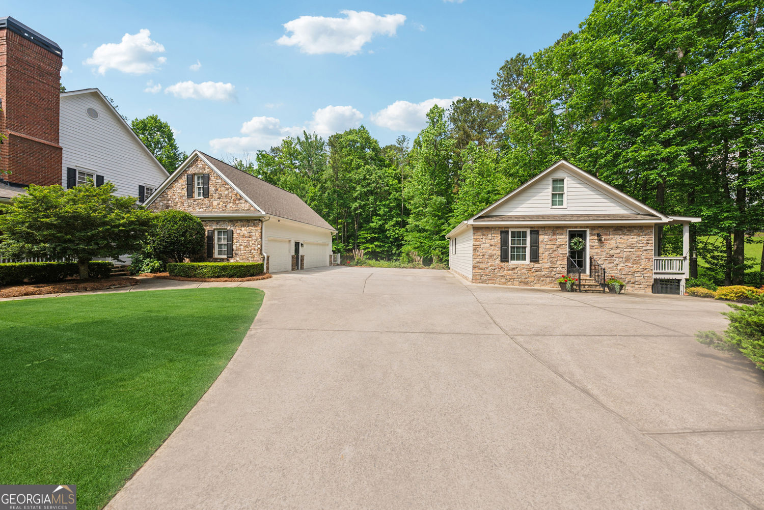 Alpharetta, Georgia 30004, United States, 6 Bedrooms Bedrooms, ,6 BathroomsBathrooms,Residential,Active,133327