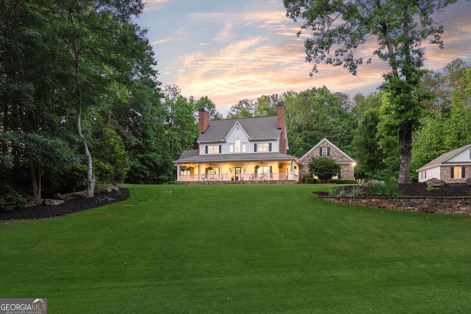 Alpharetta, Georgia 30004, United States, 6 Bedrooms Bedrooms, ,6 BathroomsBathrooms,Residential,Active,133327