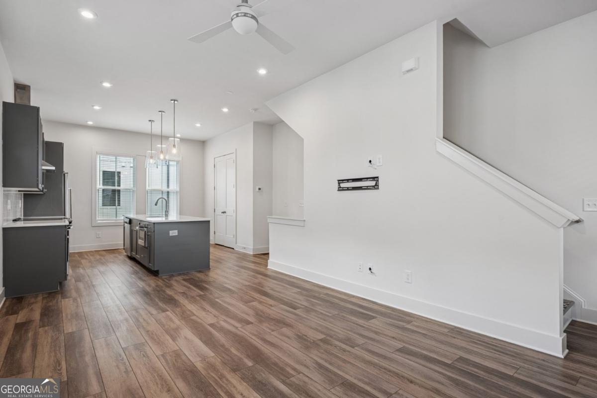 903 Brees CT