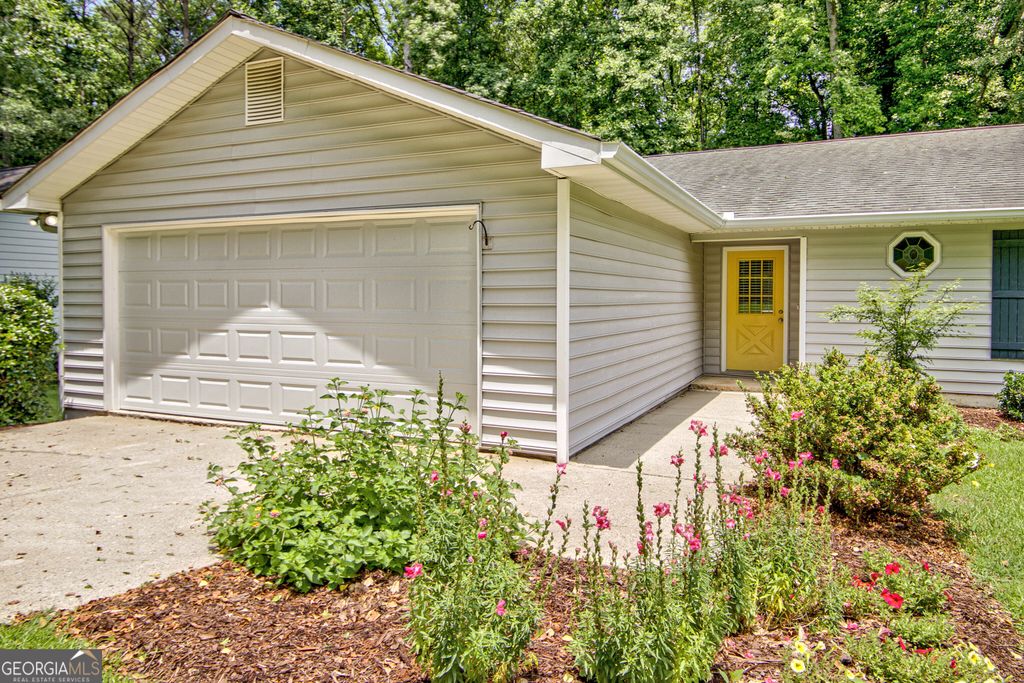 Photo of 413 Deergrass Trail, Peachtree City, GA 30269 (MLS # 10772069)