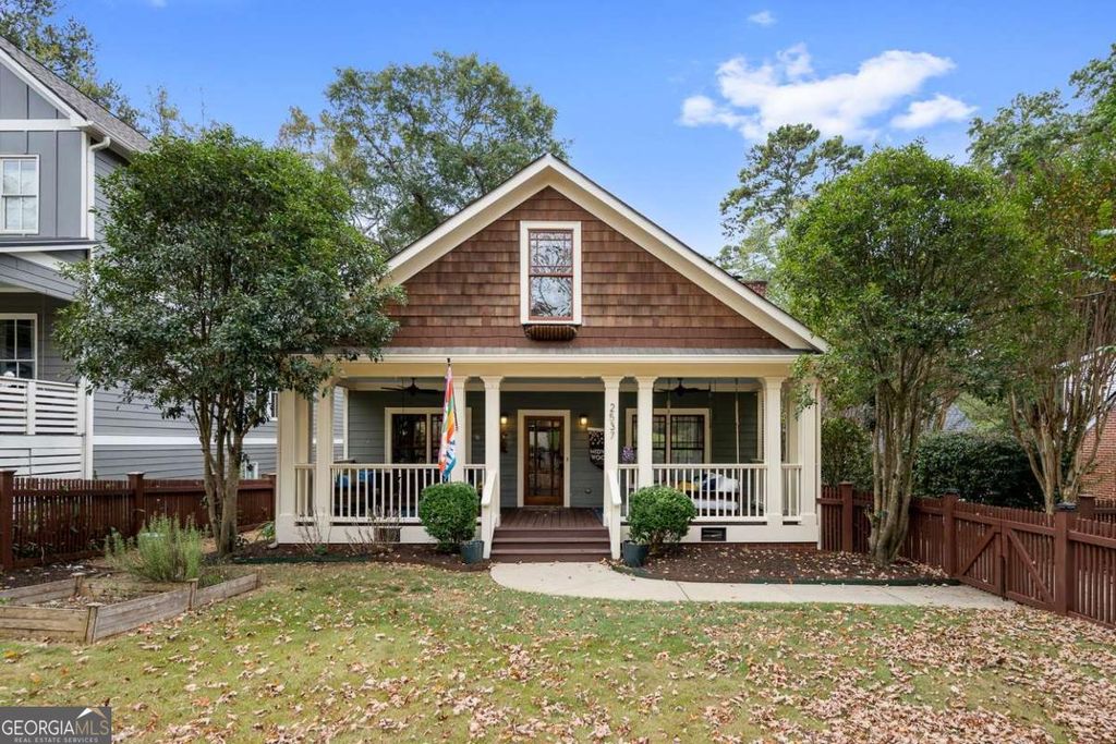 Photo of 2537 Creekwood Terrace, Decatur, GA 30030 (MLS # 10630361)