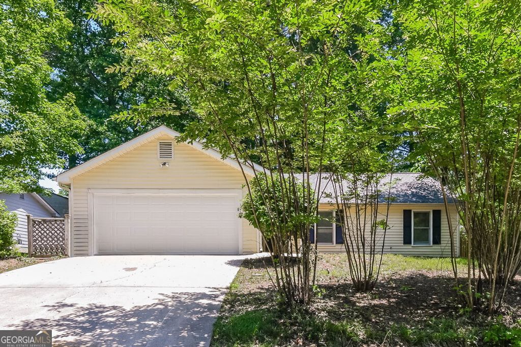 Photo of 303 Morgans Turn, Peachtree City, GA 30269 (MLS # 10678223)