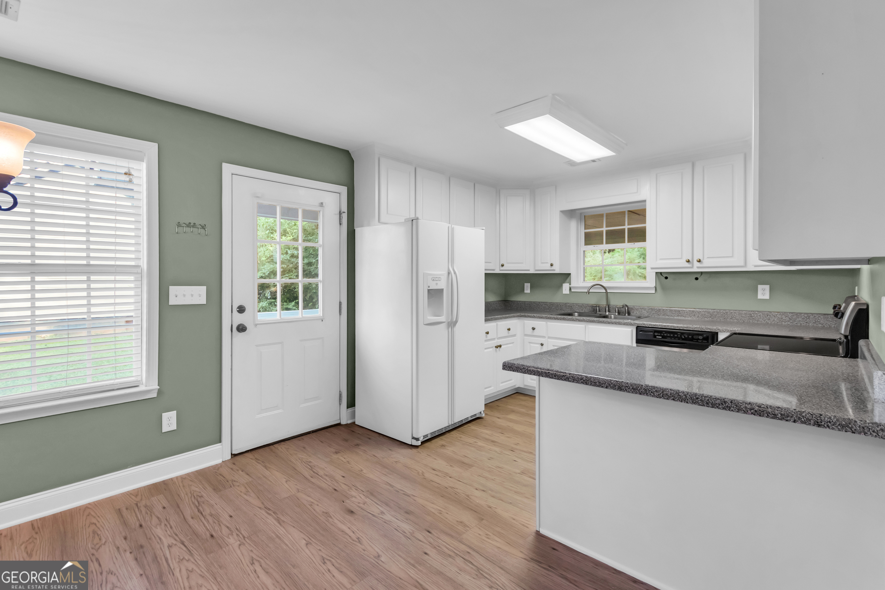 Cleveland, Georgia 30528, United States, 3 Bedrooms Bedrooms, ,2 BathroomsBathrooms,Residential,Active,201119