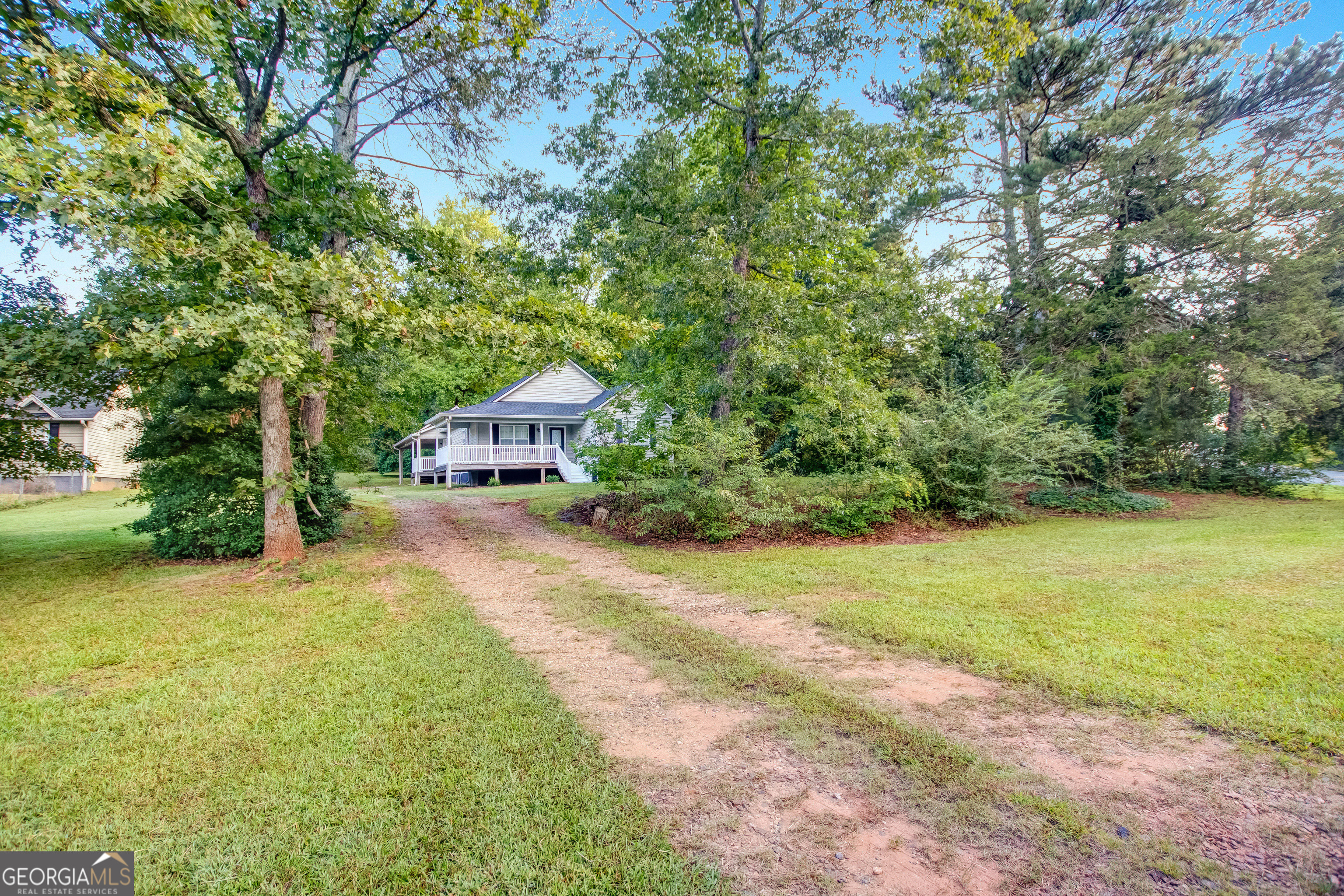 Cleveland, Georgia 30528, United States, 3 Bedrooms Bedrooms, ,2 BathroomsBathrooms,Residential,Active,201119